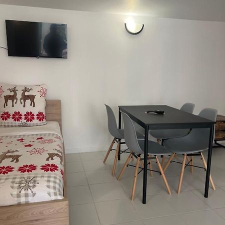 Chaudari Guest House Palaiseau Buitenkant foto
